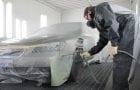 Наносим средство на металлическую поверхность