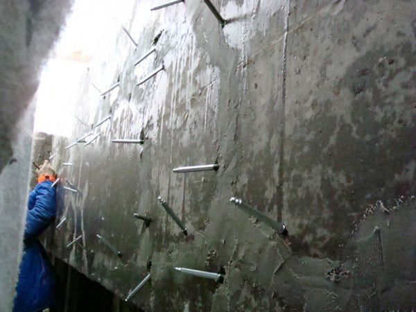 Ремонт путем инъектирования трещин и рабочих швов эпоксидной смолой