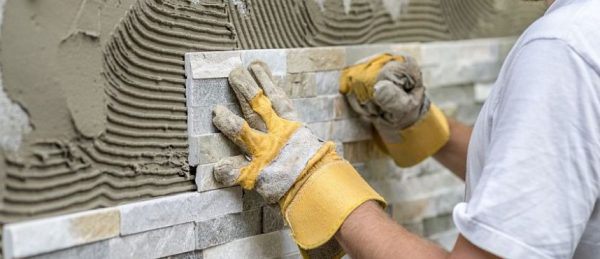 Для наружных работ требуется морозостойкое средство