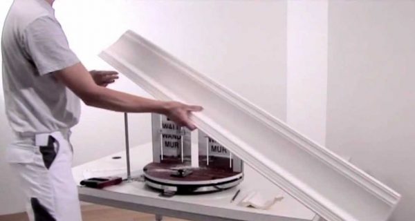 Монтаж карнизов из полиуретана Orac Decor