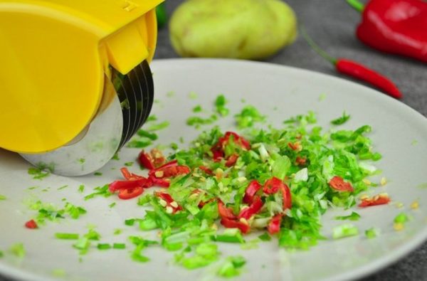 Роликовый нож для резки овощей