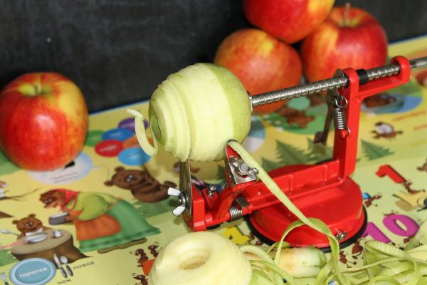 Машинка для чистки яблок Apple Peeler