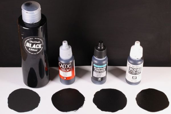 Краска Black 2.0 выпущенная художником Стюартом Сэмплом 