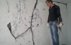 Заделка трещин в старой штукатурке